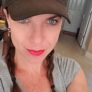 Meet your Posher, Carly